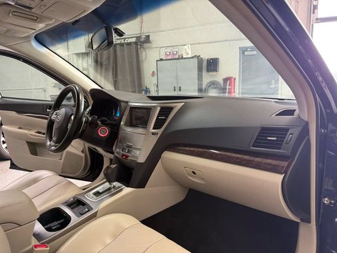 Used 2014 Subaru Legacy 2.5i Limited w/ Moonroof Package AWD/4WD image 15