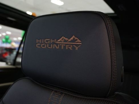 New 2026 Chevrolet Suburban High Country AWD/4WD image 10