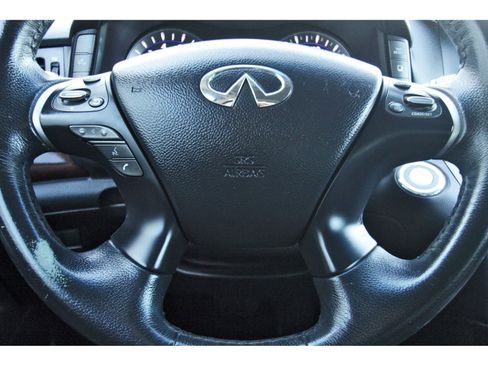 Used 2017 INFINITI Q70 3.7 image 17