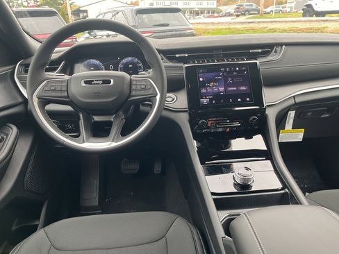 New 2025 Jeep Grand Cherokee Laredo X image 17