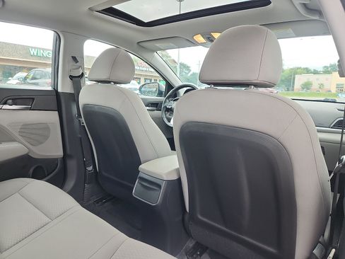 Used 2019 Hyundai Elantra Value Edition FWD image 29