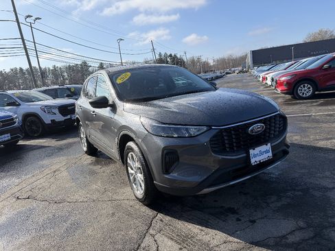 Used 2025 Ford Escape Active w/ Cold Weather Package image 8