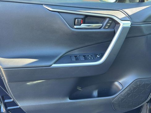 Used 2025 Toyota RAV4 Limited image 16