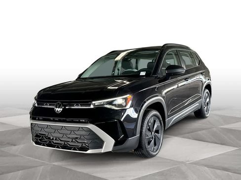 Used 2025 Volkswagen Taos S FWD image 4