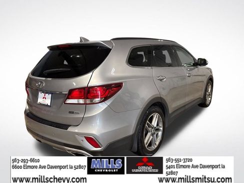 Used 2017 Hyundai Santa Fe SE image 5