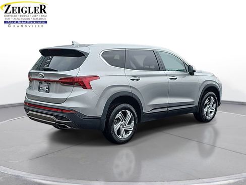 Used 2023 Hyundai Santa Fe SE AWD/4WD image 5