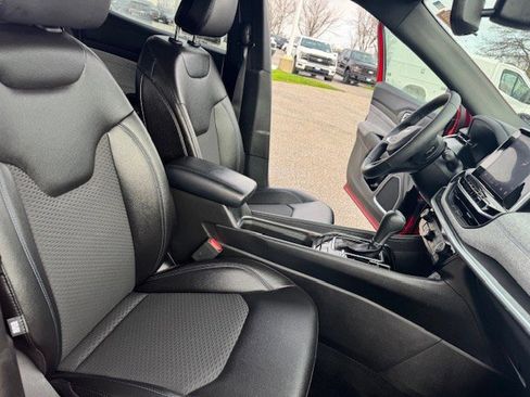 Used 2025 Jeep Compass Latitude image 35