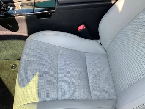 Used 2013 Lexus ES 300h w/ Luxury Pkg FWD image 12