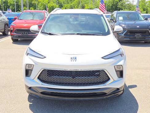 Used 2024 Buick Encore GX Sport Touring FWD image 8
