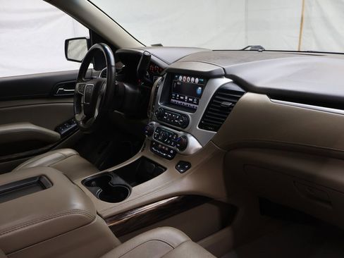 Used 2019 GMC Yukon XL SLT w/ Open Road Package image 10