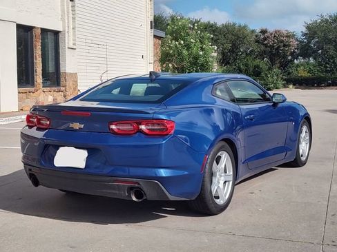 Used 2021 Chevrolet Camaro LT RWD image 3