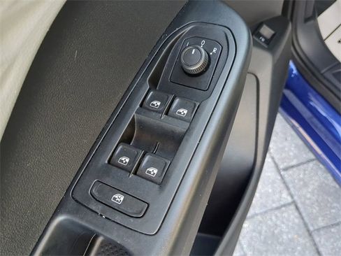 Certified 2022 Volkswagen Taos S image 16