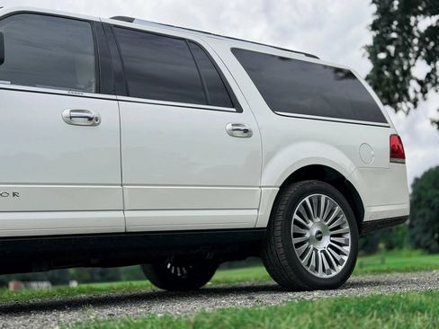 Used 2015 Lincoln Navigator L 4WD w/ Equipment Group 101A Reserve image 20