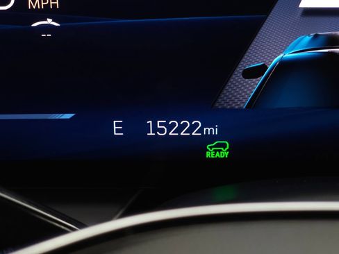 Certified 2024 Cadillac Lyriq Luxury AWD/4WD image 24