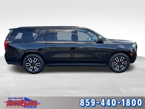 Used 2024 GMC Yukon XL AT4 w/ AT4 Premium Plus Package AWD/4WD image 9