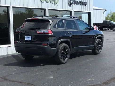 Used 2023 Jeep Cherokee Altitude Lux image 3