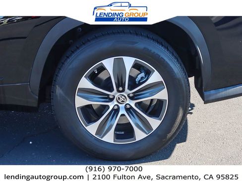 Used 2021 Toyota Highlander XLE image 16