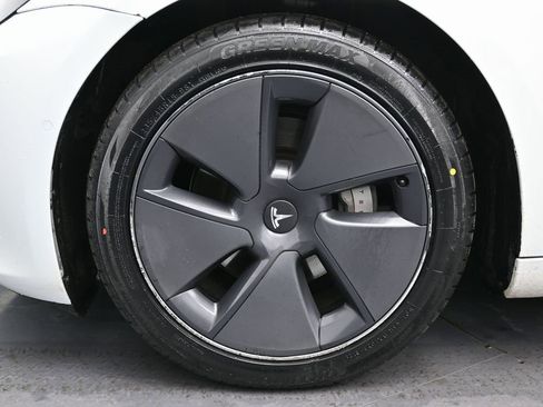Used 2022 Tesla Model 3 Standard Range image 12