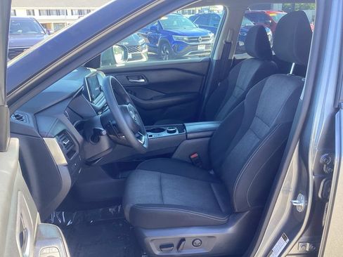 Used 2024 Nissan Rogue SV AWD/4WD image 13