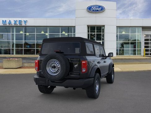 New 2025 Ford Bronco 4-Door image 8
