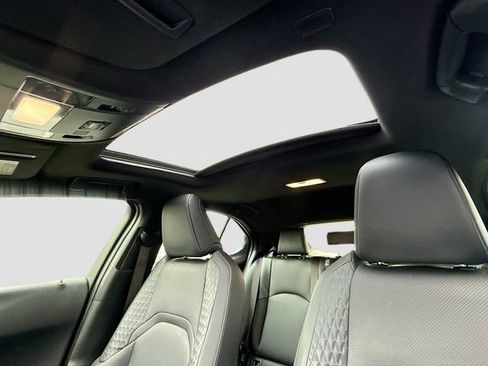 Used 2019 Lexus UX 200 w/ Premium Package FWD image 25