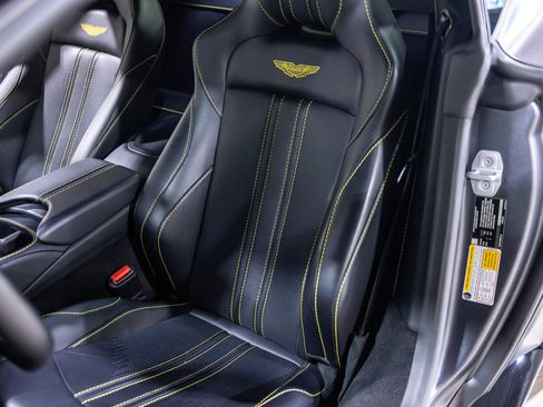 Used 2022 Aston Martin V8 Vantage Coupe RWD image 39
