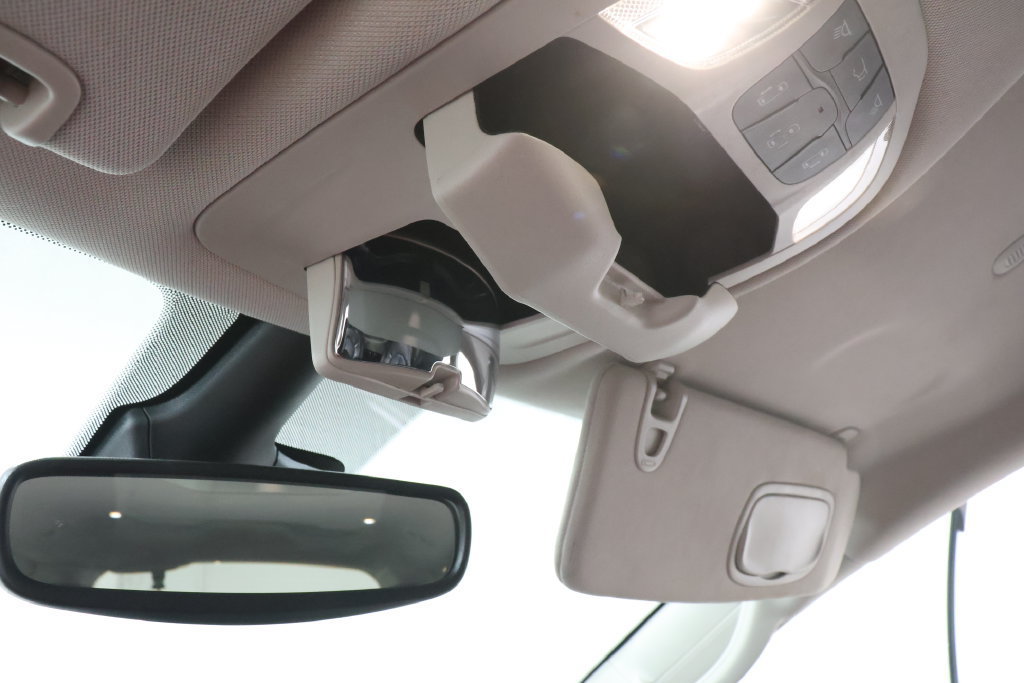 Used 2024 Chrysler Pacifica Touring-L FWD image 15
