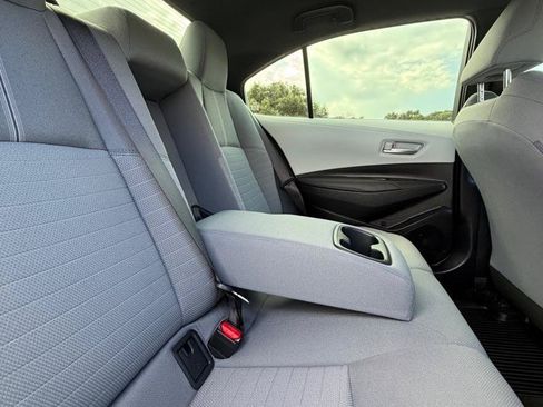 Used 2022 Toyota Corolla SE FWD image 18