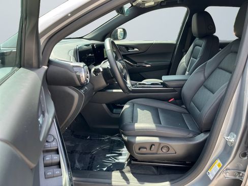 Used 2025 Chevrolet Equinox LT w/ Convenience Package II AWD/4WD image 9