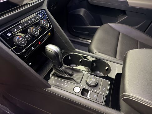 Used 2023 Volkswagen Atlas SE w/ Black Wheel Package image 23