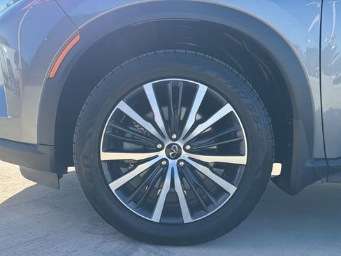 Used 2022 INFINITI QX60 Sensory w/ Cargo Package AWD/4WD image 9