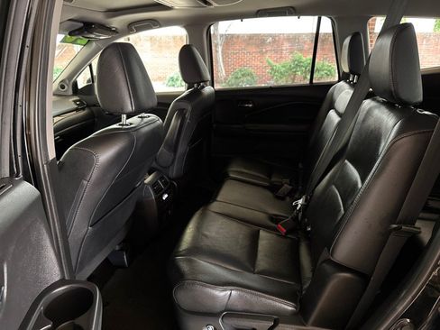 Used 2020 Honda Pilot Touring image 32