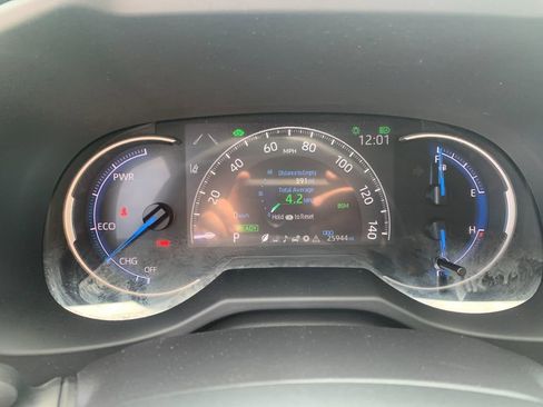 Used 2025 Toyota RAV4 XLE AWD/4WD image 29