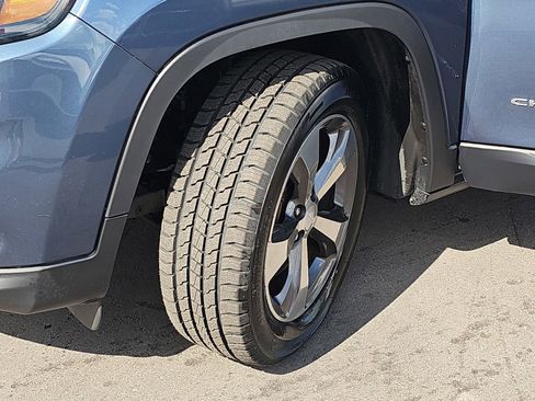Used 2019 Jeep Cherokee Limited AWD/4WD image 31
