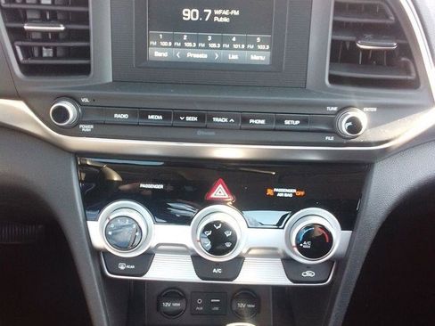 Used 2019 Hyundai Elantra SE w/ Cargo Package image 9