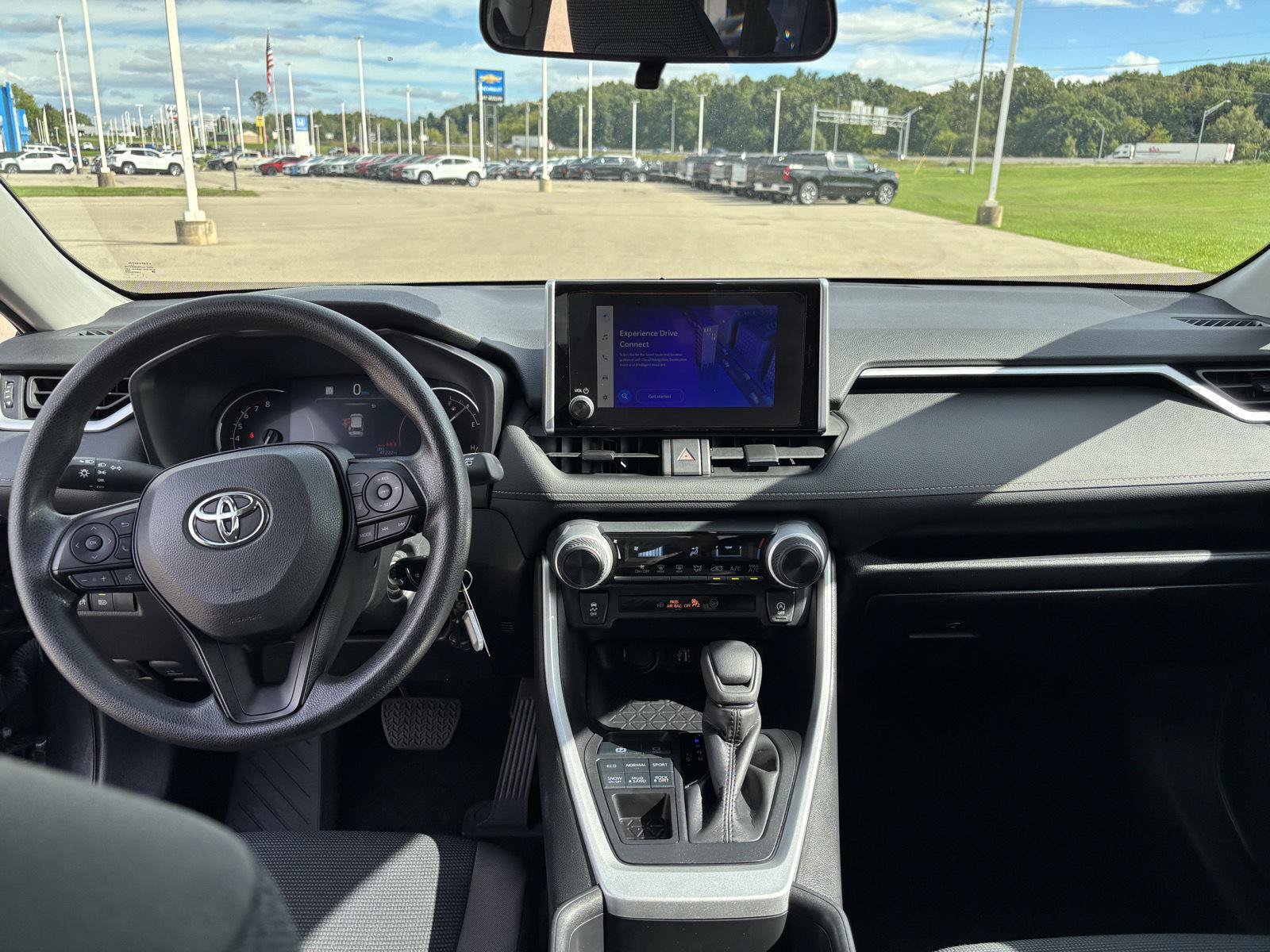 Used 2025 Toyota RAV4 LE AWD/4WD image 16