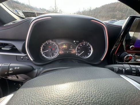 Used 2023 Toyota Highlander XSE image 12