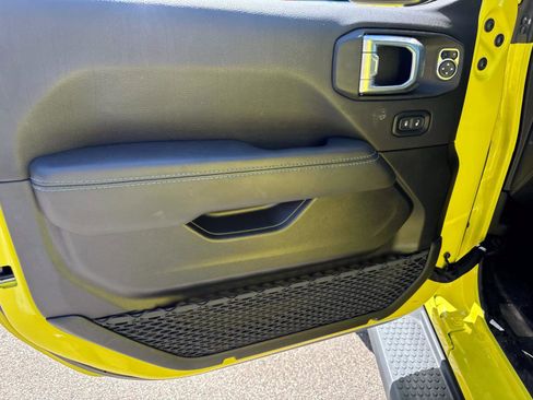 Used 2022 Jeep Wrangler Unlimited Rubicon 4xe w/ Safety Group image 10