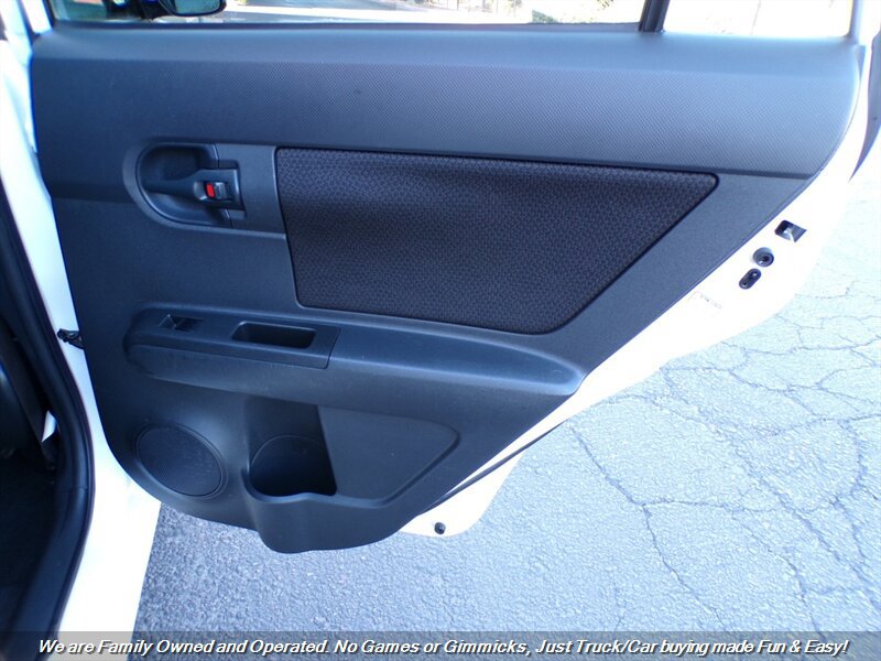 Used 2010 Scion xB FWD image 25