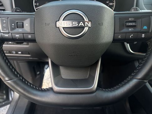 Used 2025 Nissan Rogue SV FWD image 30