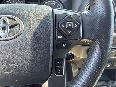 Used 2019 Toyota Tacoma TRD Off-Road w/ TRD Premium Off Road Package AWD/4WD image 30