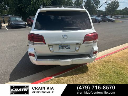 Used 2013 Lexus LX 570 4WD w/ Luxury Pkg image 8