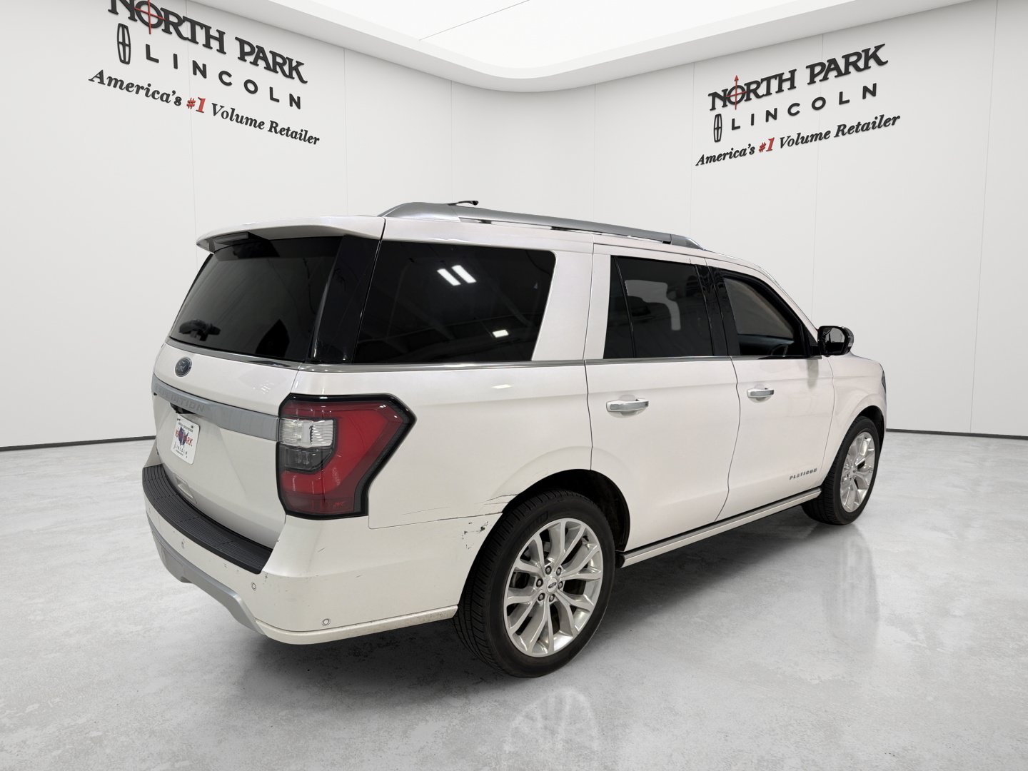 Used 2018 Ford Expedition Platinum RWD image 5