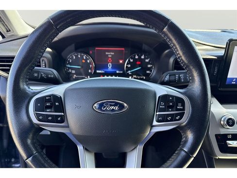 Used 2021 Ford Explorer XLT image 13