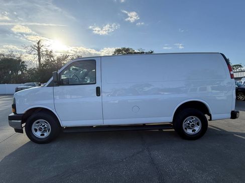Used 2018 GMC Savana 2500 w/ Driver Convenience Package image 5