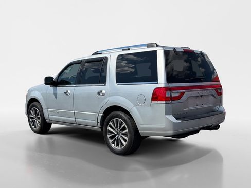 Used 2016 Lincoln Navigator Select AWD/4WD image 4