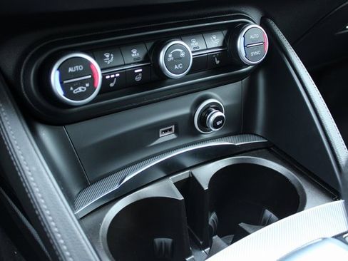 Used 2024 Alfa Romeo Stelvio Ti image 20