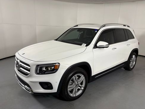 Used 2021 Mercedes-Benz GLB 250 w/ Premium Package image 4