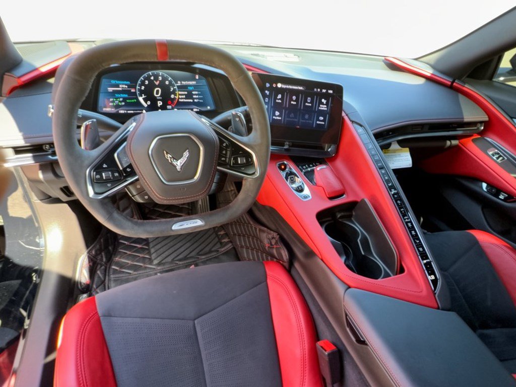 Used 2025 Chevrolet Corvette Z06 w/ Stealth Interior Trim Package RWD image 17
