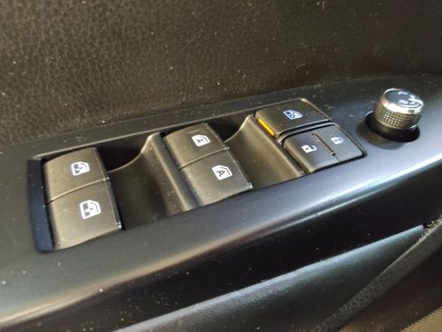 Used 2018 Toyota Highlander Plus w/ Protection Package #3 image 27